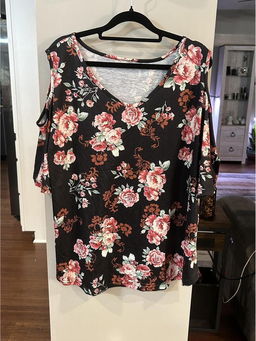 Floral Cold Shoulder Top Size XL